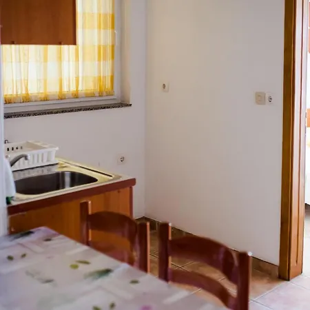 By The Sea Drasnice, Makarska - 20243 Apartment *