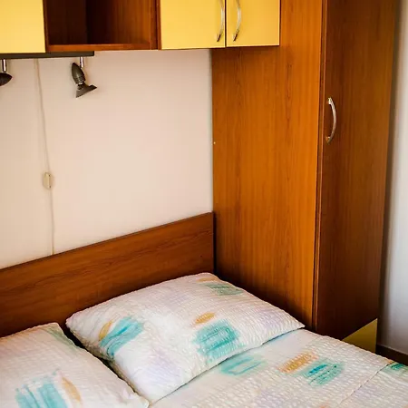 By The Sea Drasnice, Makarska - 20243 Apartment *